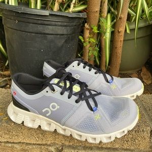 On Cloud X 3 running shoes